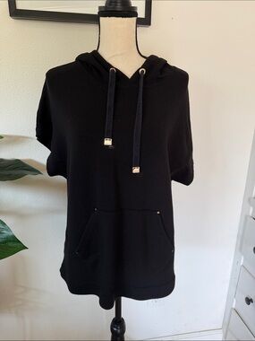 Black Short-Sleeve Hoodie with Front Pocket